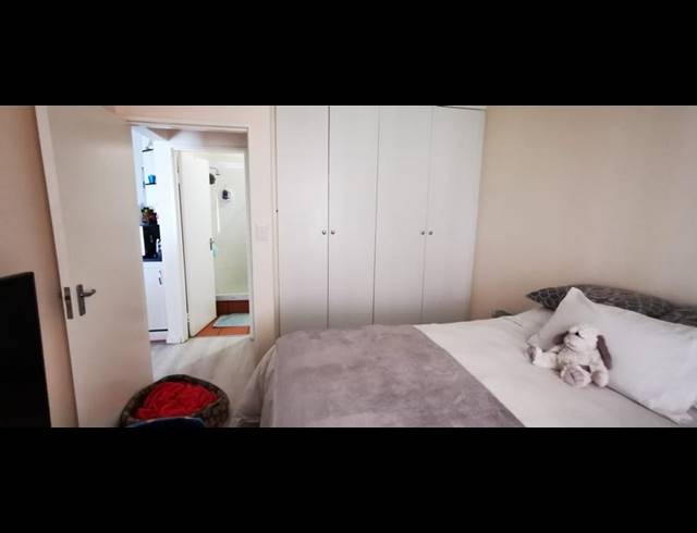 1 BEDROOM APARTMENT FOR SALE IN SUNNINGHILL